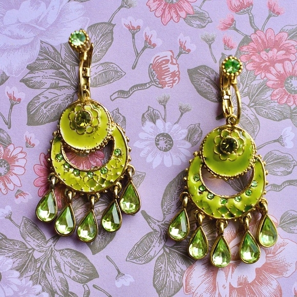 💞💗 Vintage Gold Plated Green Rhinestone & Enamel Drop-down Earrings - Picture 3 of 6